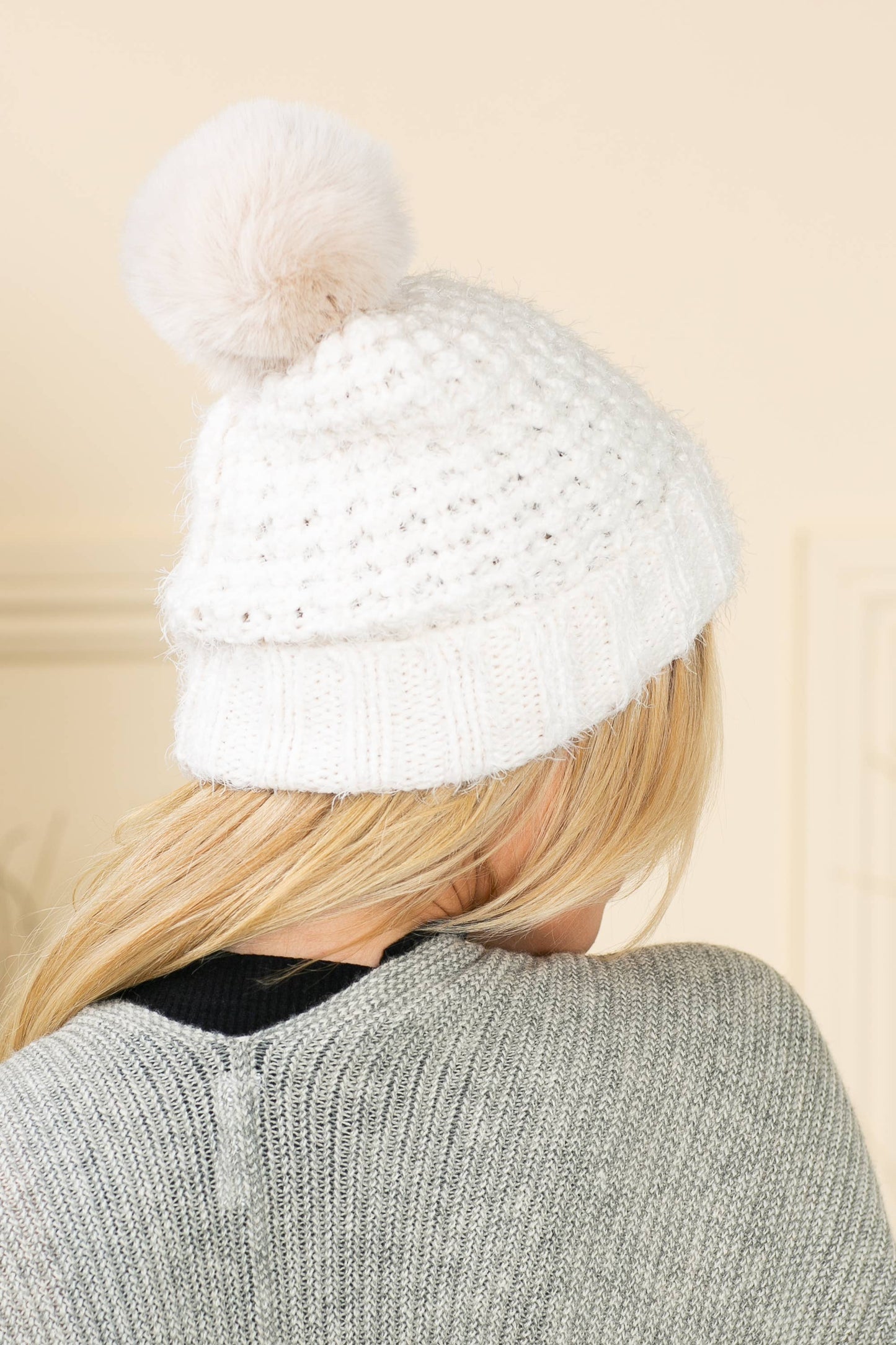 Warm Feelings | Eyelash Finish Beanie with Soft Fluffy Pom