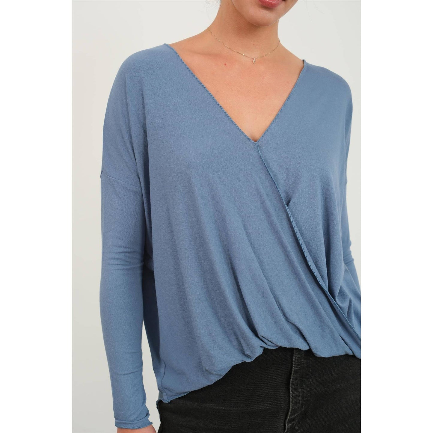 DZ24F312-DRAPED LONG SLEEVE SURPLICE TOP