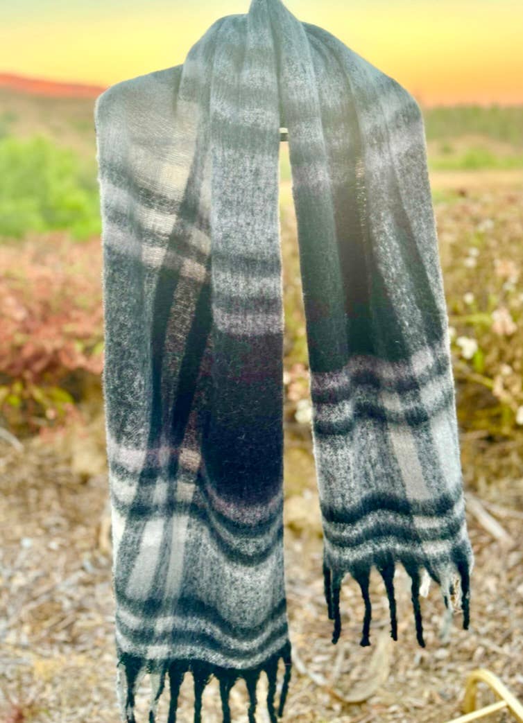 Black Chunky Scarf