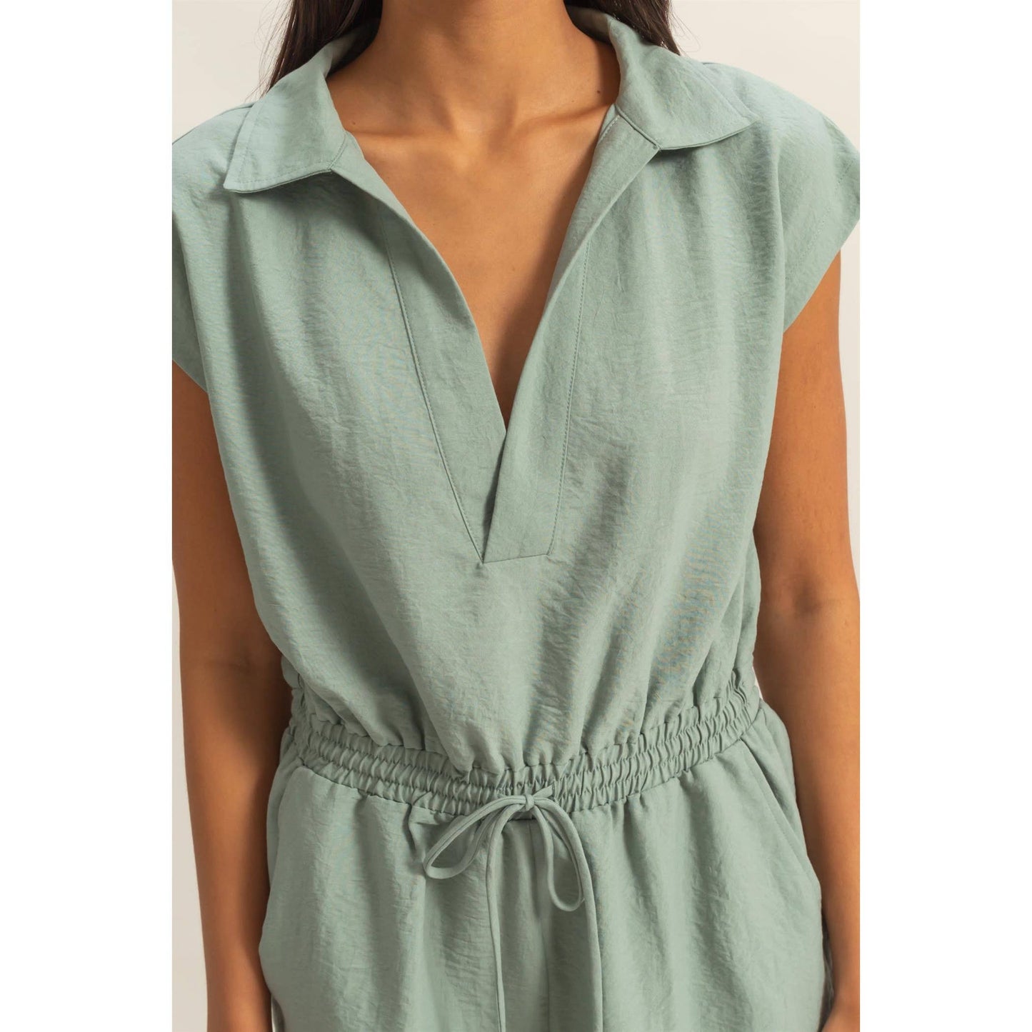 COLLARED ROMPER