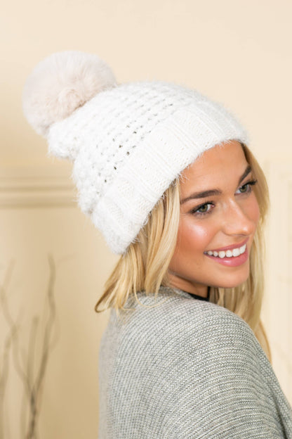 Warm Feelings | Eyelash Finish Beanie with Soft Fluffy Pom