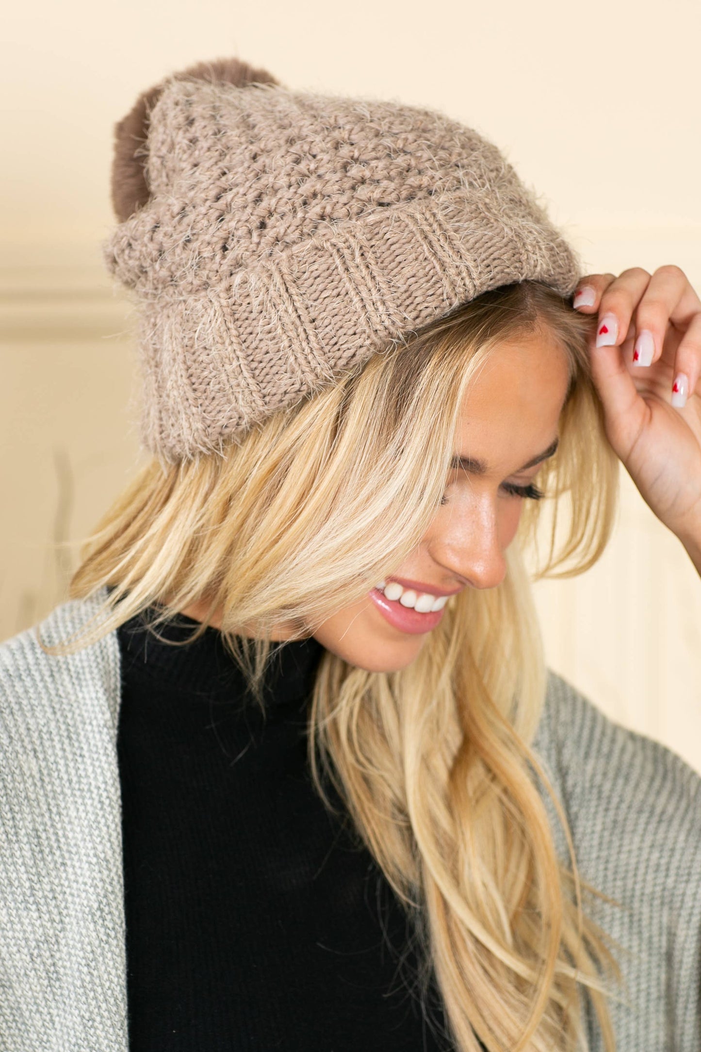 Warm Feelings | Eyelash Finish Beanie with Soft Fluffy Pom