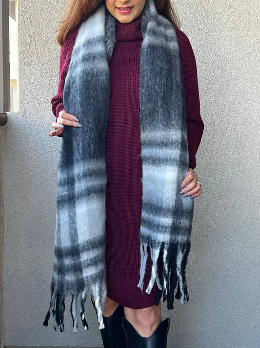 Black Chunky Scarf
