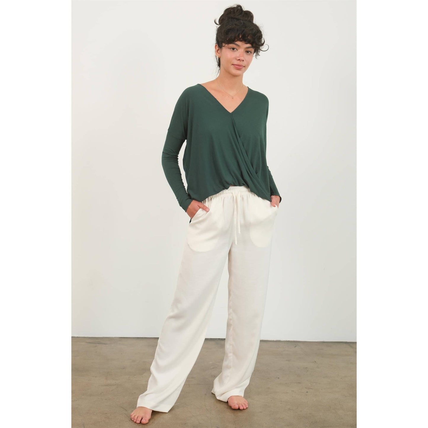 DZ24F312-DRAPED LONG SLEEVE SURPLICE TOP