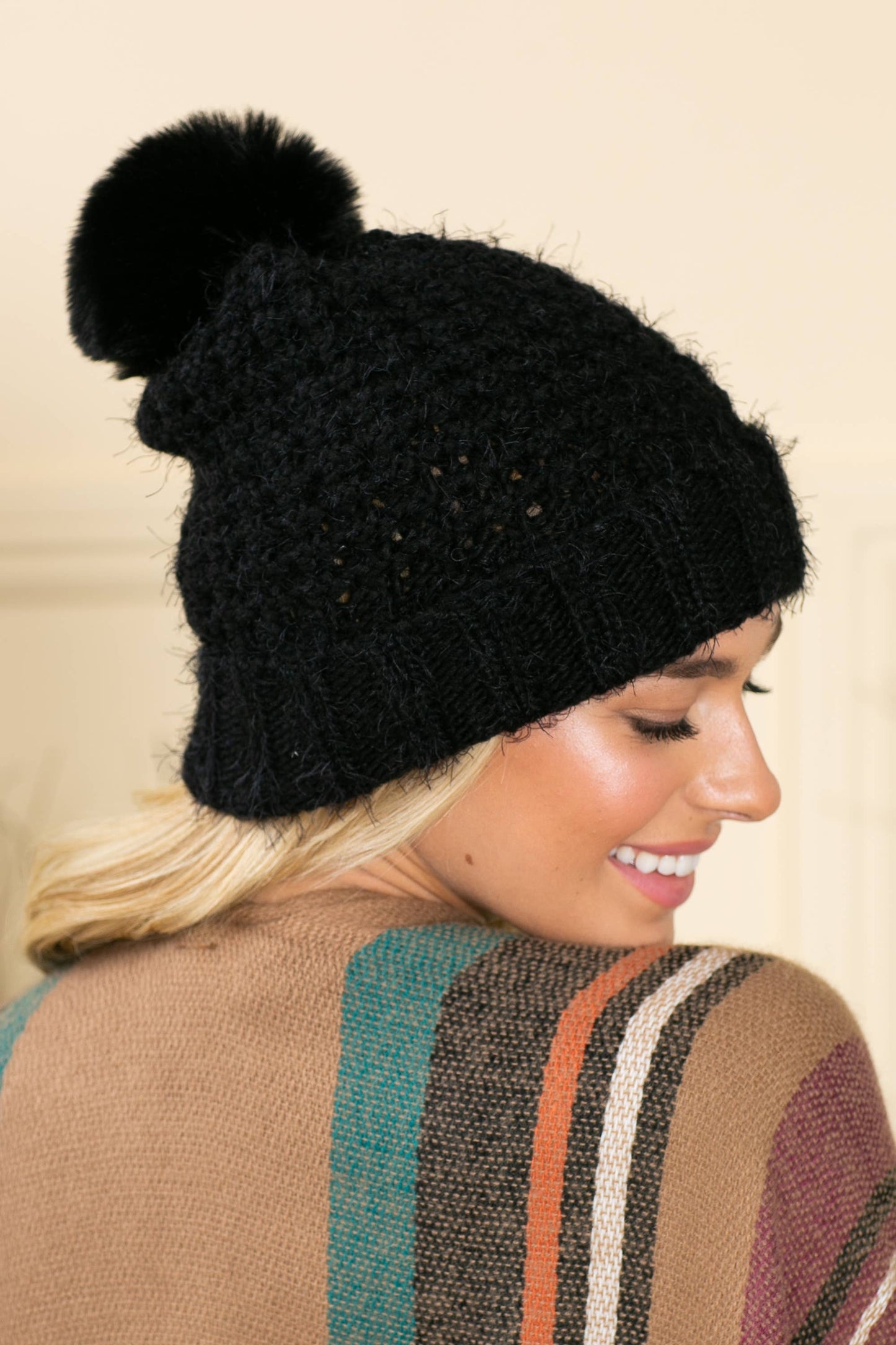 Warm Feelings | Eyelash Finish Beanie with Soft Fluffy Pom