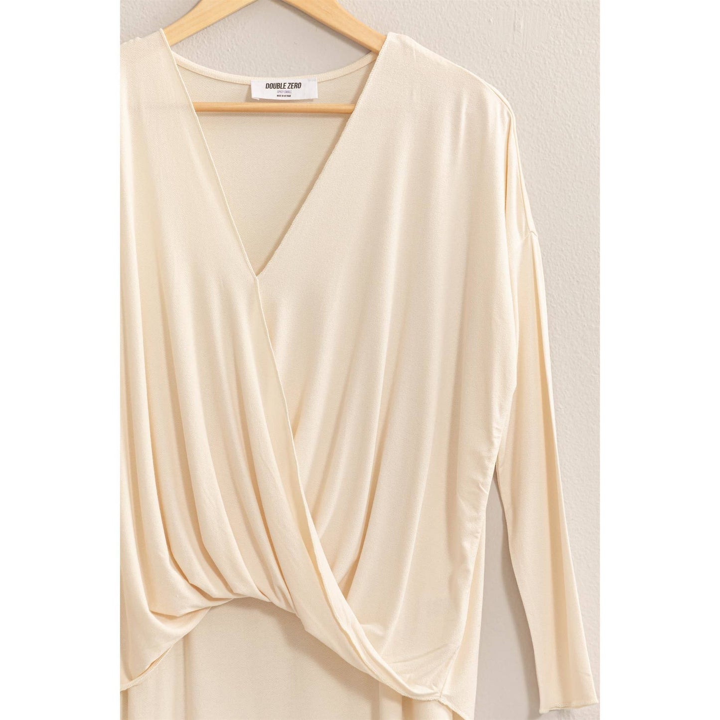 DZ24F312-DRAPED LONG SLEEVE SURPLICE TOP