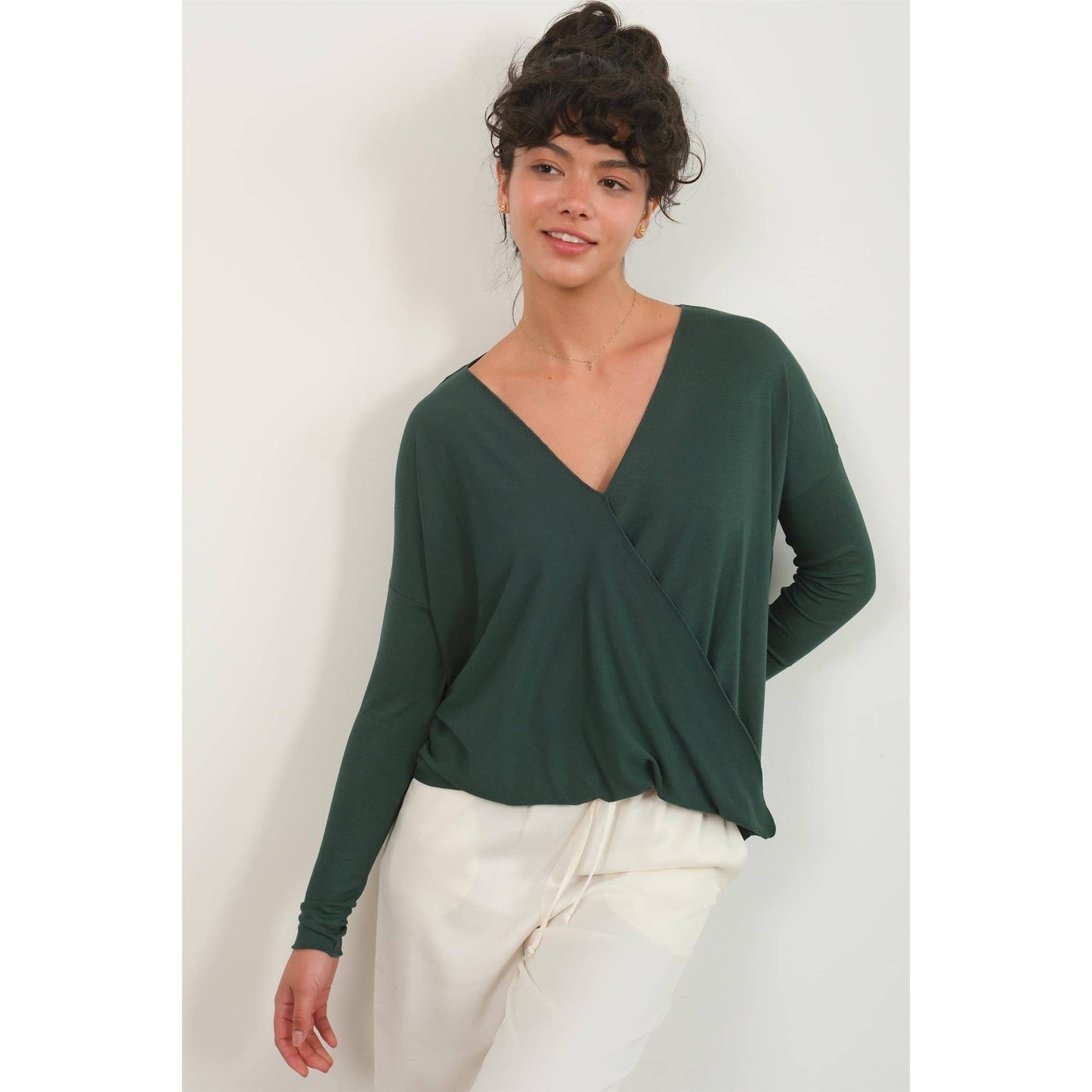 DZ24F312-DRAPED LONG SLEEVE SURPLICE TOP